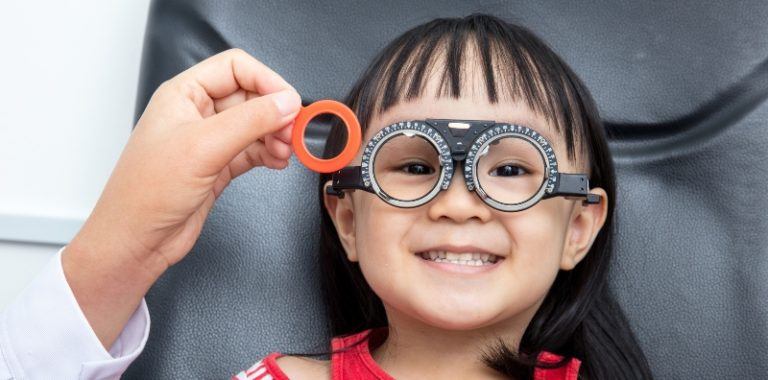 kids-wear-glasses-768x380.jpg