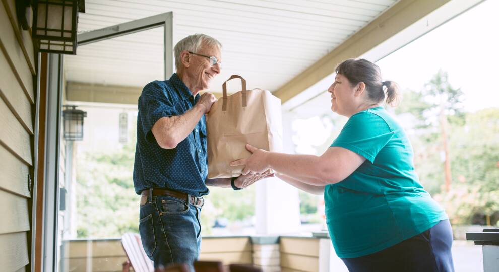 Articles - 8 façons d'aider un voisin dans le besoin