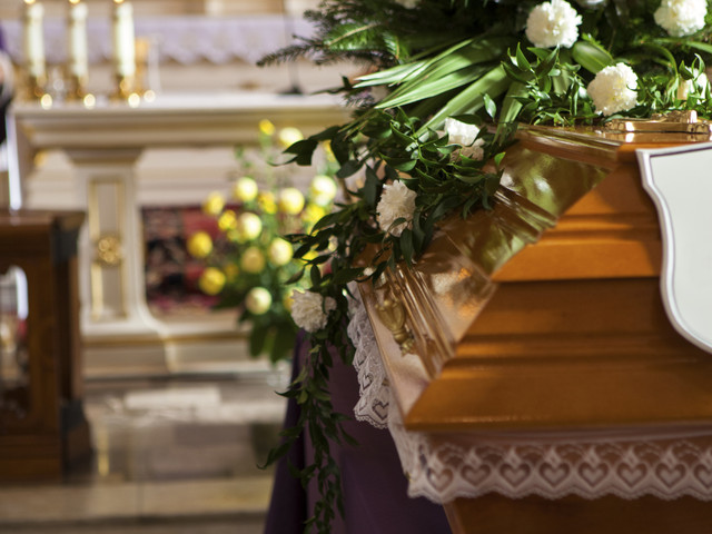 Articles - How to pay for a funeral when you have no money?