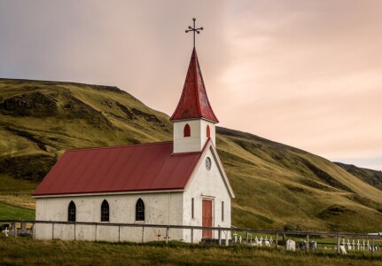 Artikel - Wie viel Geld wird benötigt, um alte Kirchen zu restaurieren und wie man Wohltätigkeitsorganisationen plant