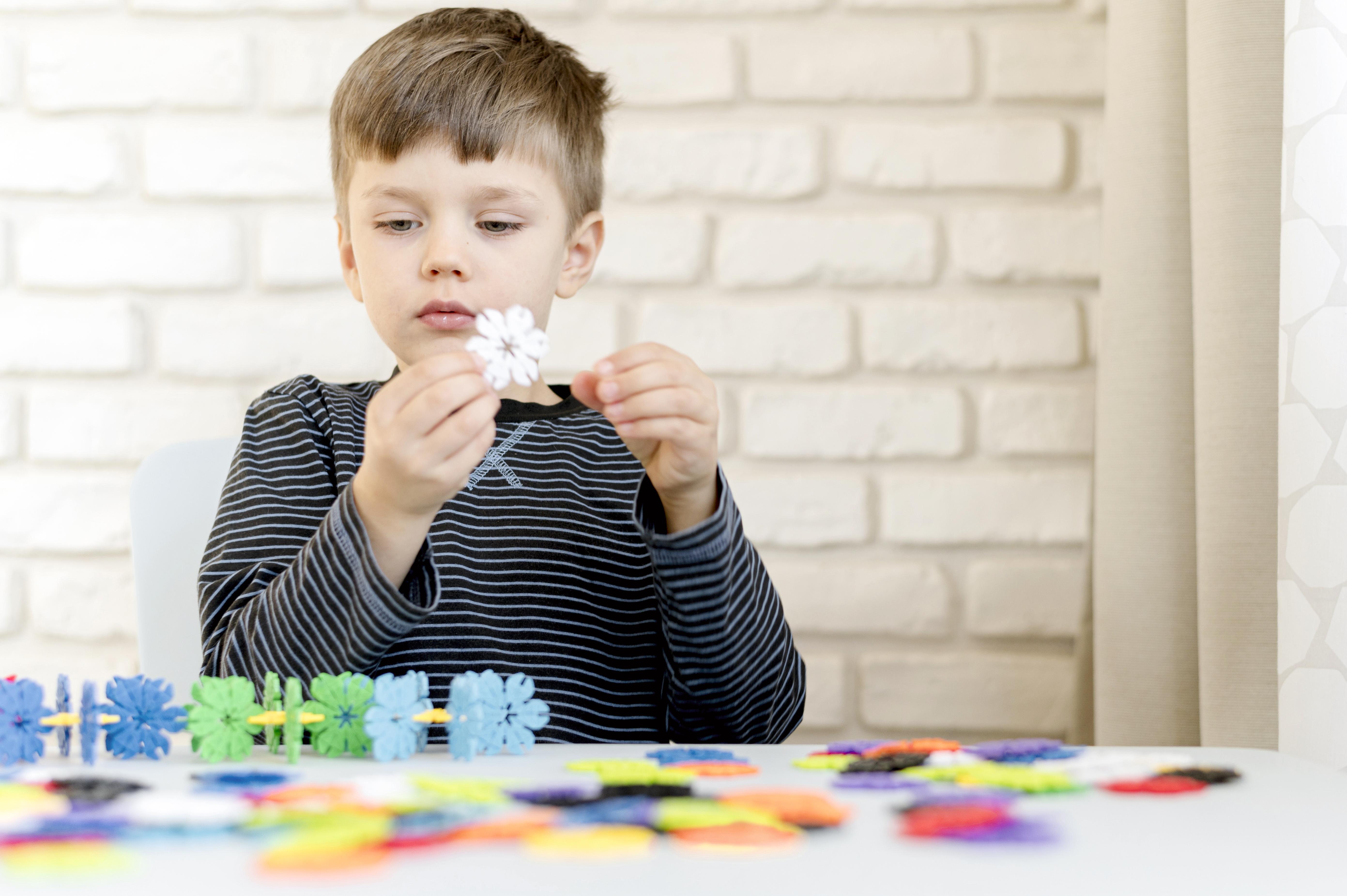 Articole - Strângerea de fonduri pentru sprijinirea persoanelor cu autism: Cum să ajutăm persoanele cu tulburări neurologice?