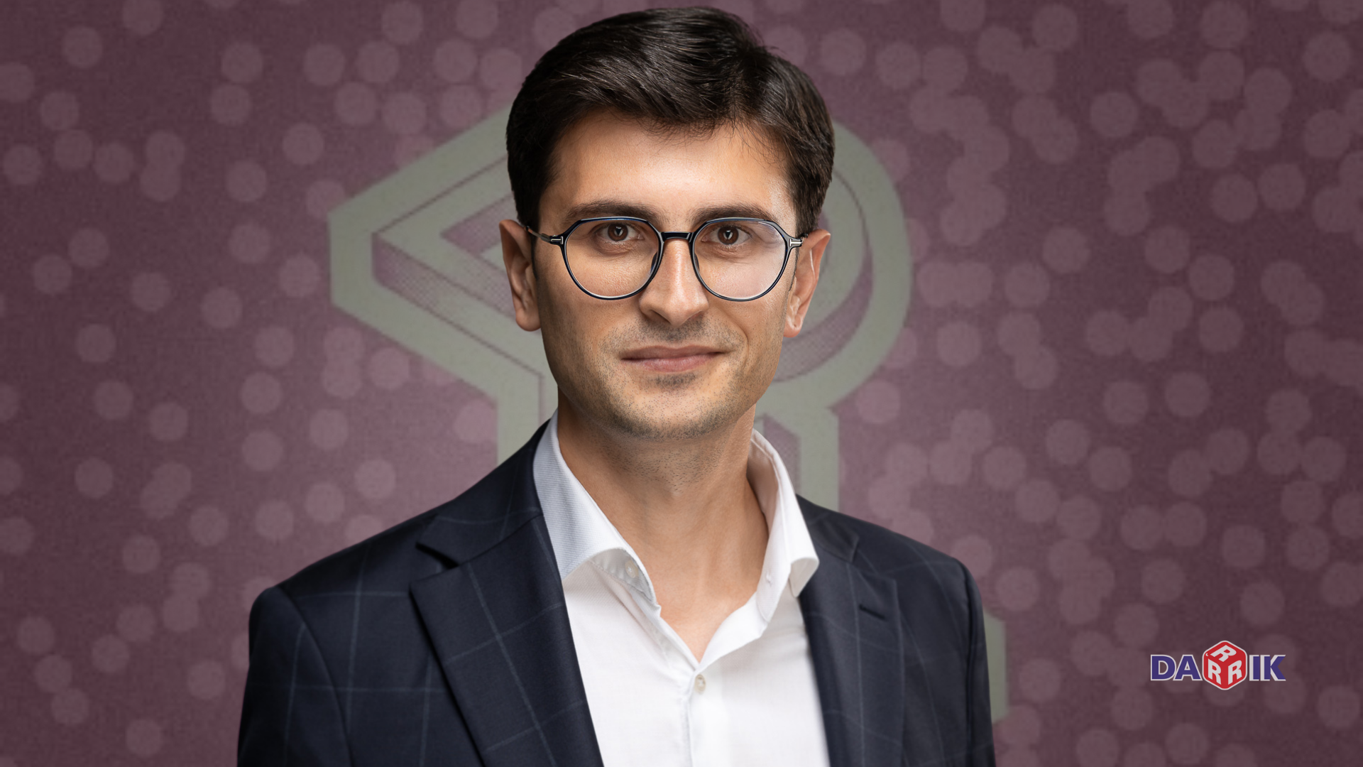 Павел Андреев, основател на дарителската платформа PavelAndreev.ORG, усмихнат
