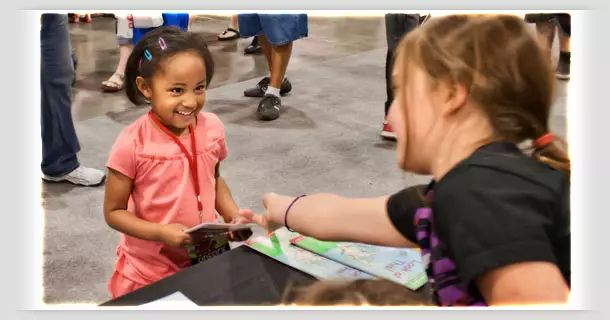 Artikuj - Mësoni se si të kërkoni donacione për fushatën tuaj të parë bamirëse.