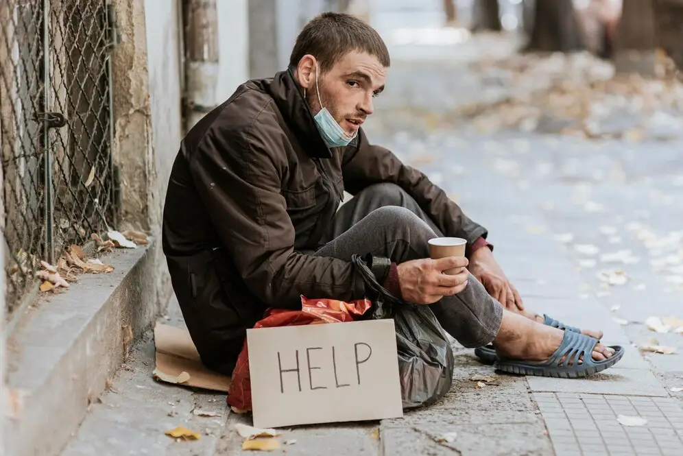 Artigos - Por que é importante doar para moradores de rua?