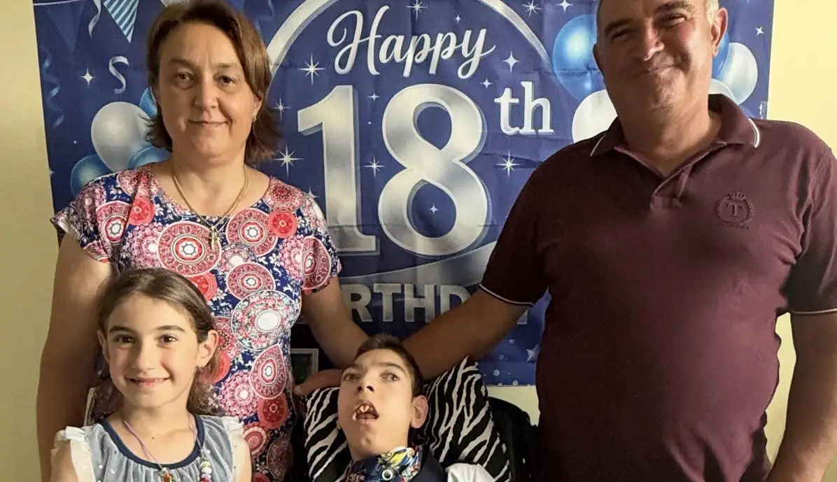 18-годишниот Илијан ја доби поддршката на 13 донатори, кои собраа 8 164,95 евра за апарат за одржување на животот