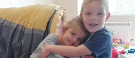 Помогни на Анна-Мария да проходи