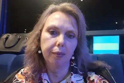 Подай ръка на Рени