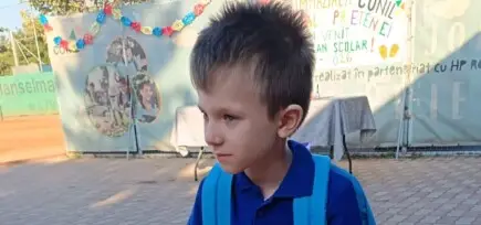 AJUTATI-L PE LUCA SA MEARGA LA SCOALA