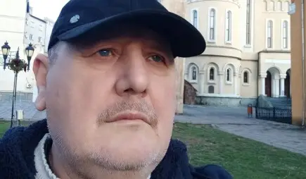 Ajutați-l pe Iulian să-și recapete dantura