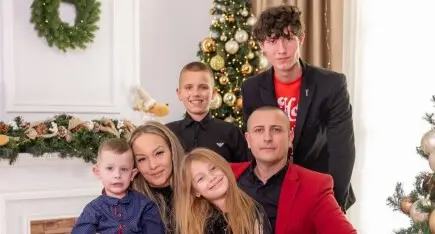 Баща на 4 деца се бори с рак на панкреаса