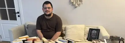 Помогнете на Иван-Александър да намери своето място в света