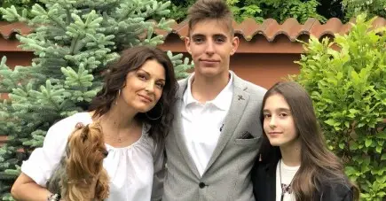 Светослава Лазарова се бори нека и помогнем да победи
