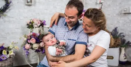 Майка на дете се бори с глиобластом
