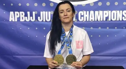Mãe solteira luta pelo seu sonho no jiu-jitsu