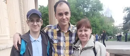Поможем Тимуру и его семье продолжить лечение