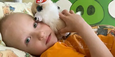 Micul Nikolai are nevoie urgentă de ajutor.