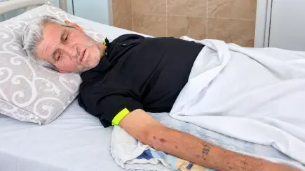 Спасете нашата баща помогнете ни за да му спрем болките